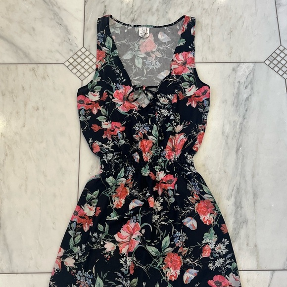 BECCA by REBECCA VIRTUE NWOT BEACH COVER UP - Picture 1 of 3